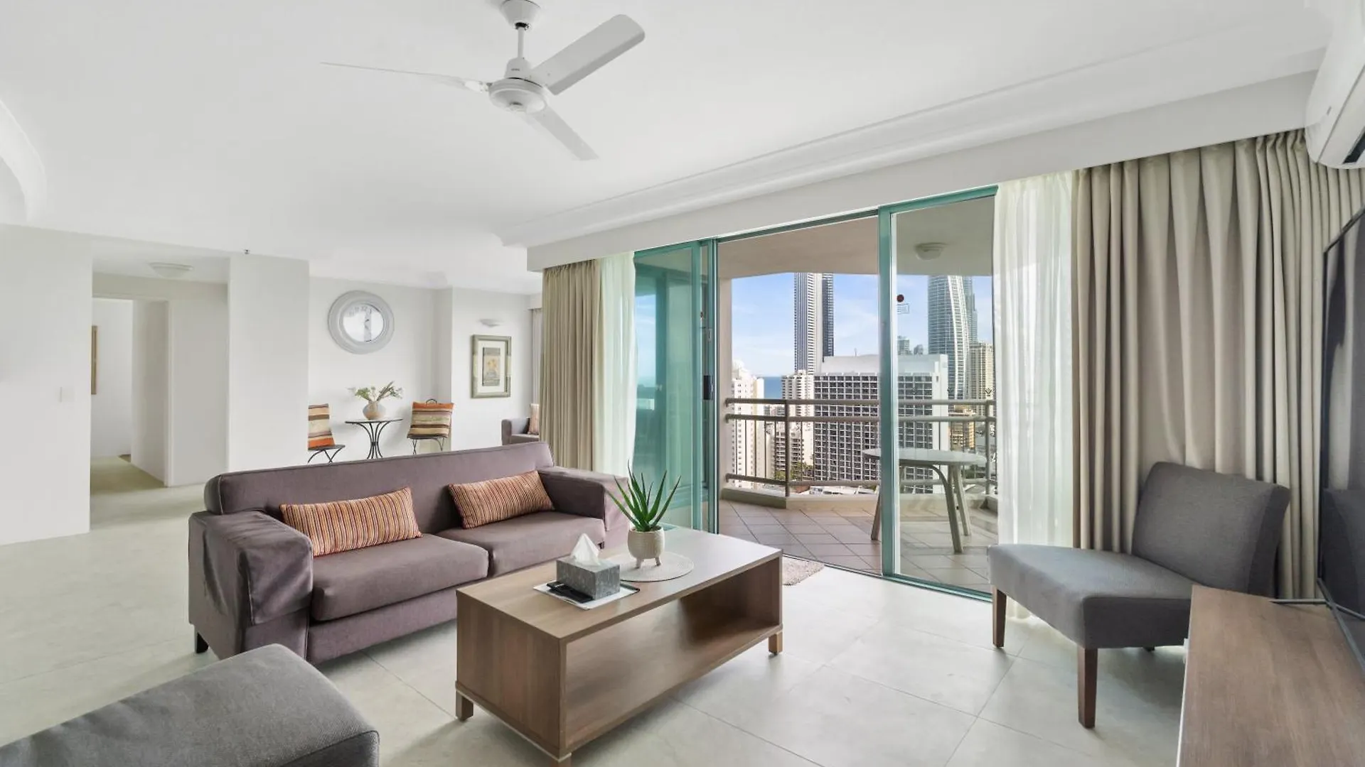 Crown Towers 2 Bedroom Ocean View Apartment Surfers Paradise Gold Coast