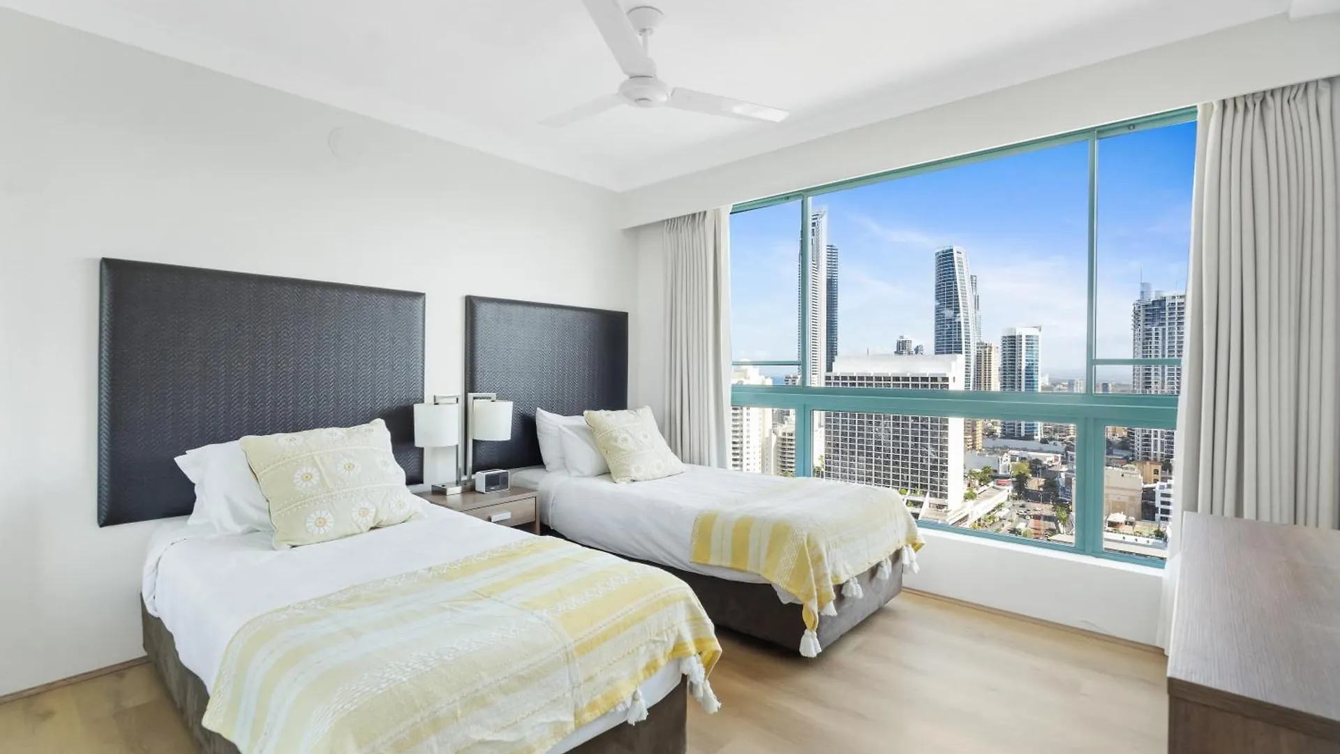 Crown Towers 2 Bedroom Ocean View Apartment Surfers Paradise Gold Coast