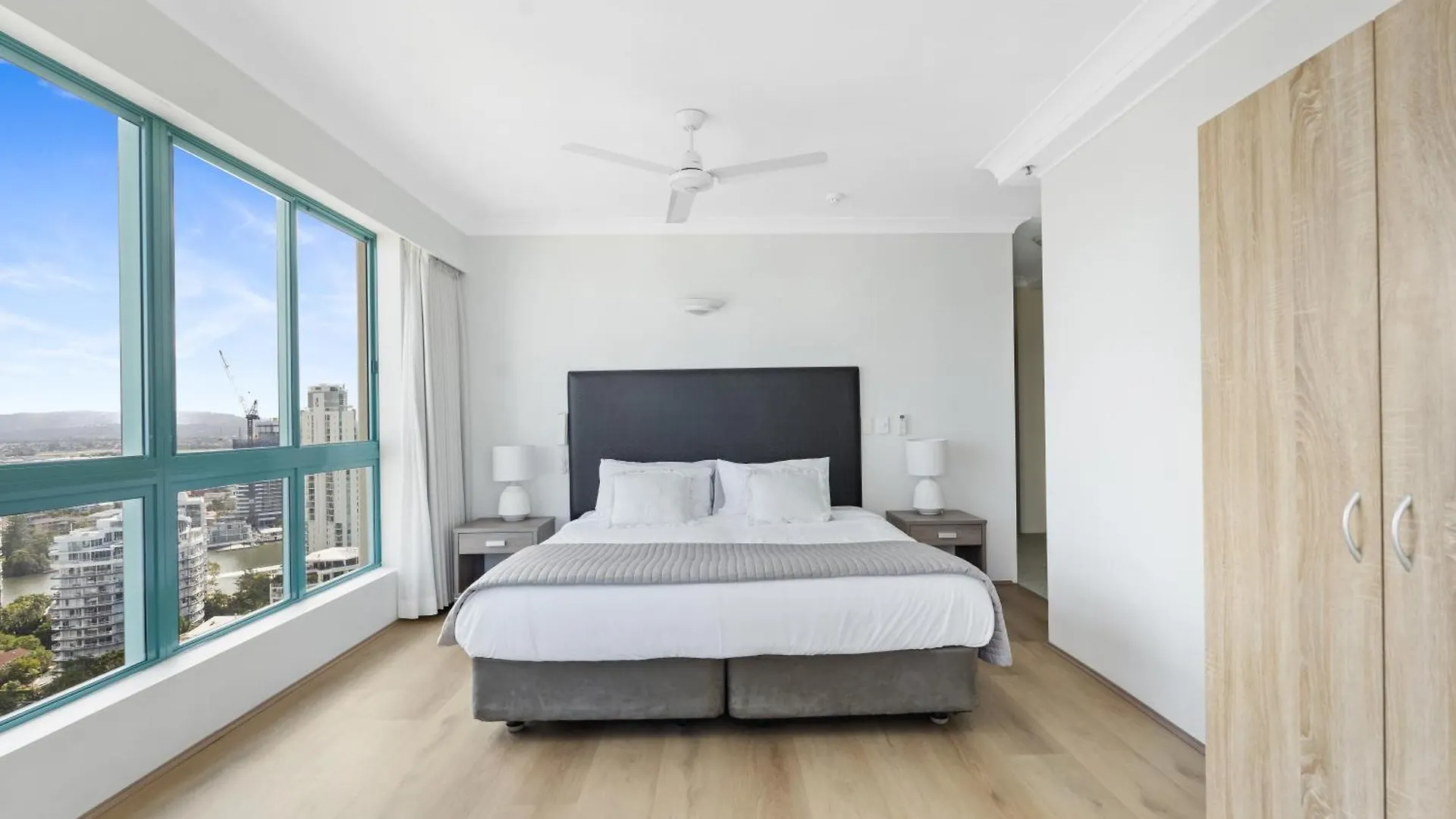 Crown Towers 2 Bedroom Ocean View Apartment Surfers Paradise Gold Coast